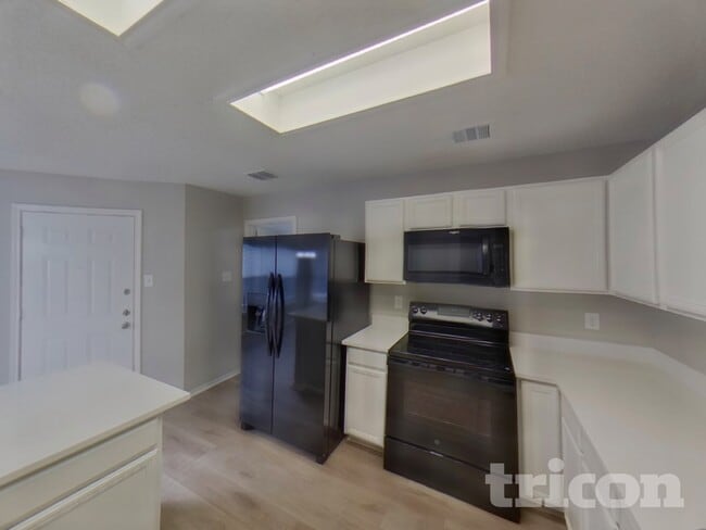 Foto del edificio - 2208 Capstan Dr