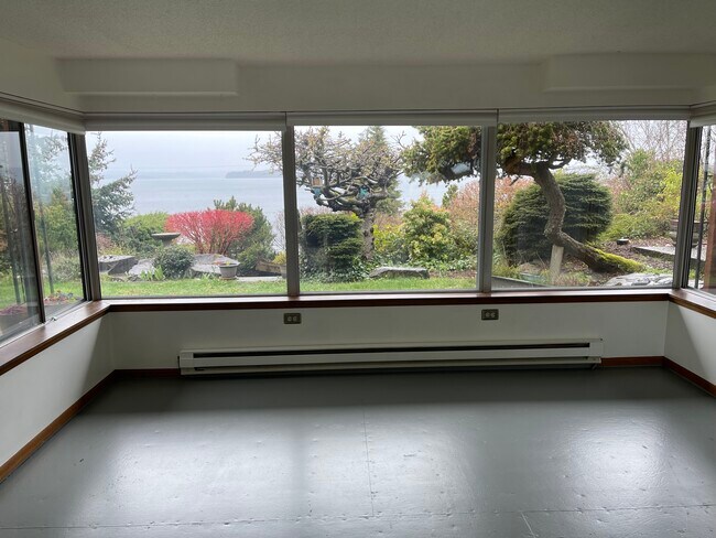 Foto del edificio - 6738 Beach Dr SW