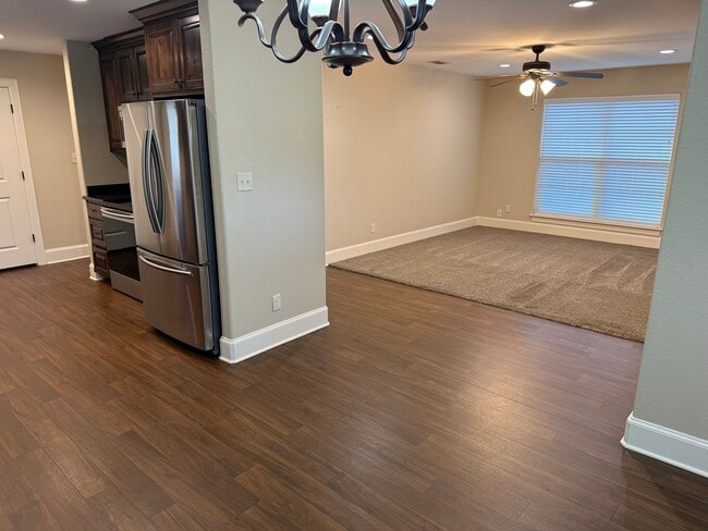 Building Photo - 406 Brentwood Dr