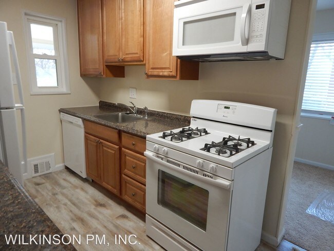 Building Photo - 2 br, 1.5 bath House - 20 HUDSON STREET.