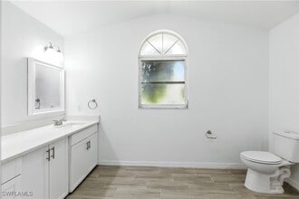 Building Photo - 830 Columbia St