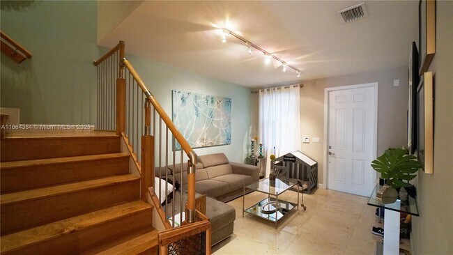 Foto del edificio - 5815 NW 104th Path