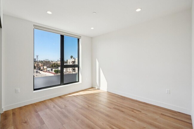 Interior Photo - 10431 SM — Modern Luxury Living in Century City