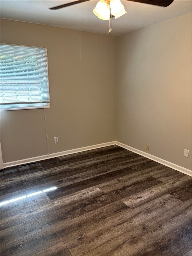 Building Photo - 1430 Clayton Ct
