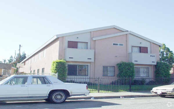 Primary Photo - 926 W 85th St
