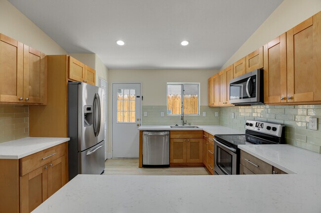 Building Photo - 53405 Avenida Rubio