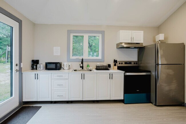 Building Photo - 80 Sand Bay Rd