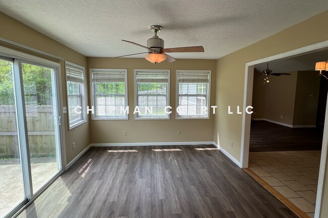 Foto del edificio - 426 Hampton Green Dr