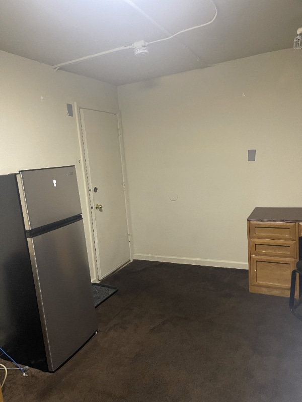 Building Photo - 612 E 14th Ave