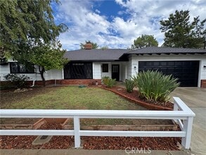 Building Photo - 2212 Linda Flora Dr