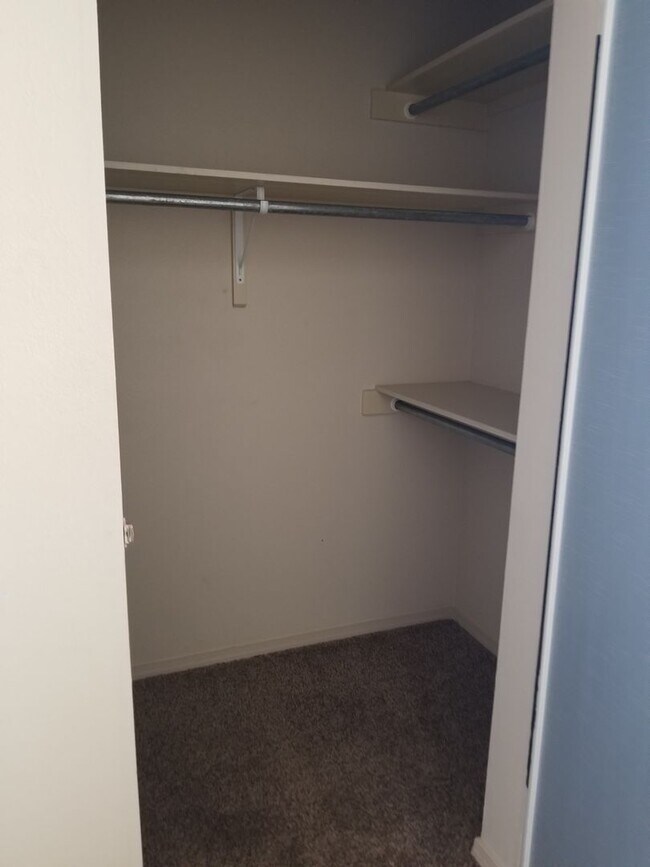 Foto del edificio - 3 Bedrooms, 2 Baths and a Single Car Garage