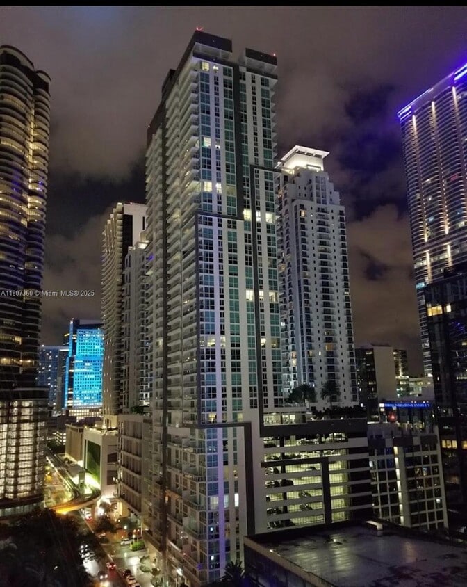 Primary Photo - 1250 S Miami Ave