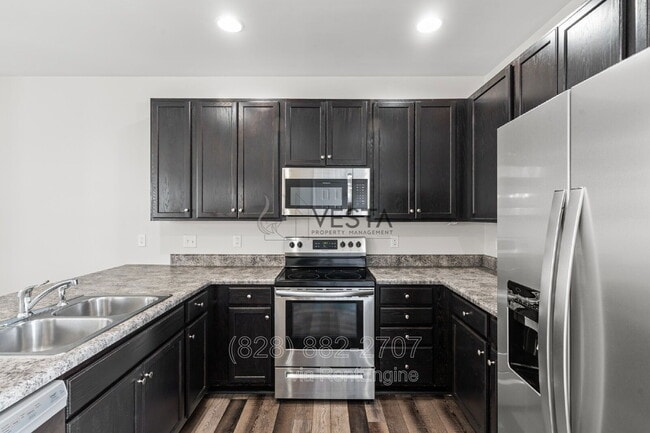 Building Photo - 22 Greenly Ln