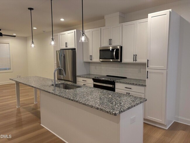 Building Photo - 4801 Gossamer Ln