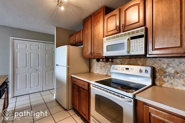 Building Photo - 3 br, 2 bath House - 2533 Gulfbreeze Circle