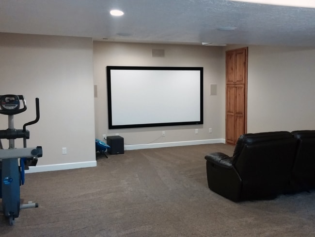 Foto del edificio - Spacious Alpine Home w/ Separate Basement ...