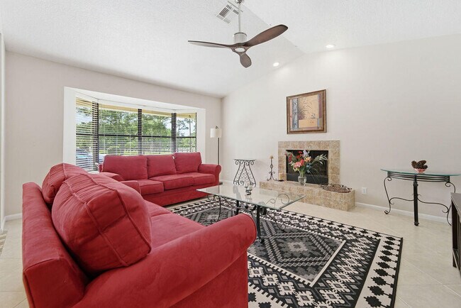 Foto del edificio - 5562 Reynolds Rd