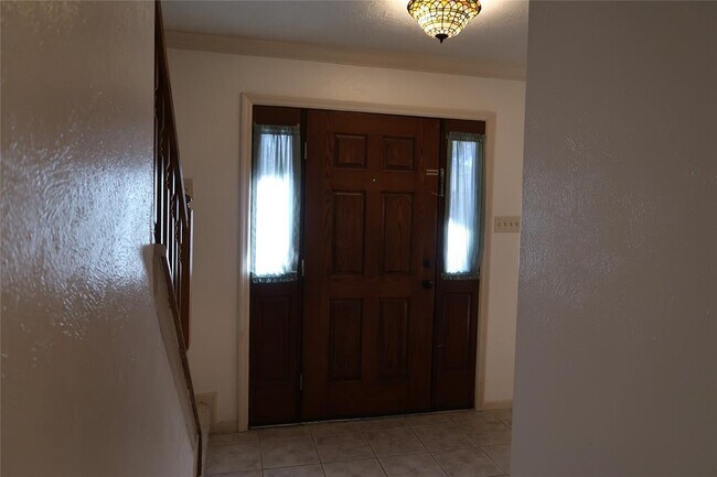 Building Photo - 2116 Galleon Dr