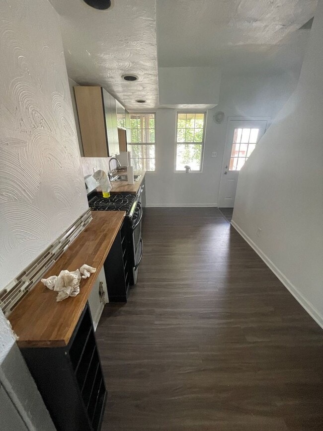 Photo - 2013.5 Gregory St Apartment