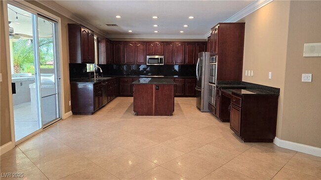 Foto del edificio - 5536 Breecher Ave