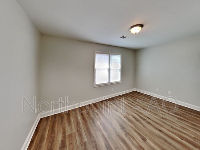 Foto del edificio - 992 Lena St NW