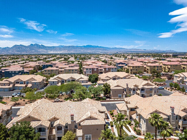 Building Photo - 5855 Valley Dr