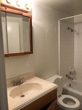 Building Photo - AMAZING LOCATION! GREAT PRICE!