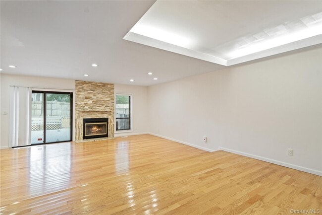 Foto del edificio - 236 Hamlet Dr