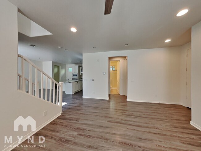 Building Photo - 3886 East Robert Street