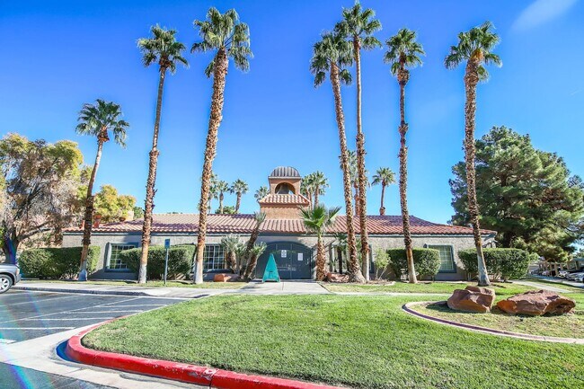 Building Photo - 211 Mission Laguna Ln