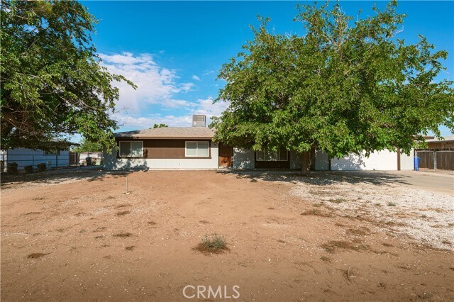 Foto del edificio - 16034 Pawnee Rd