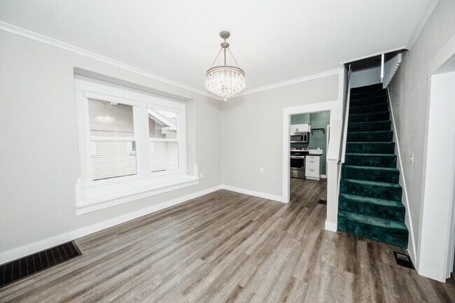 Living room - 416 E 28th Ave