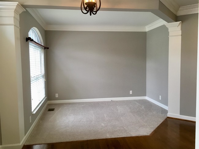 Building Photo - 308 Larkspur Cove