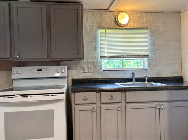 Building Photo - 1086 Tigger Loop