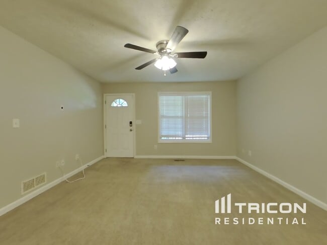 Building Photo - 547 Nottingham Dr