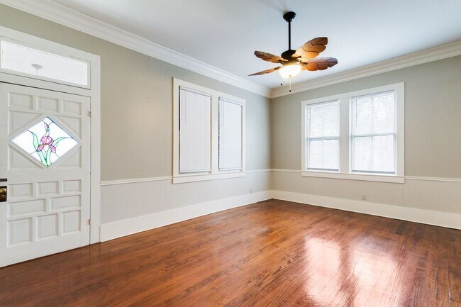 Foto del edificio - 201 S Orange St