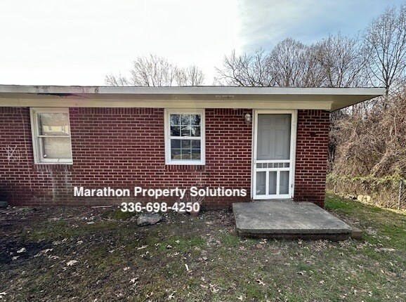 Primary Photo - 1006 Anderson Pl