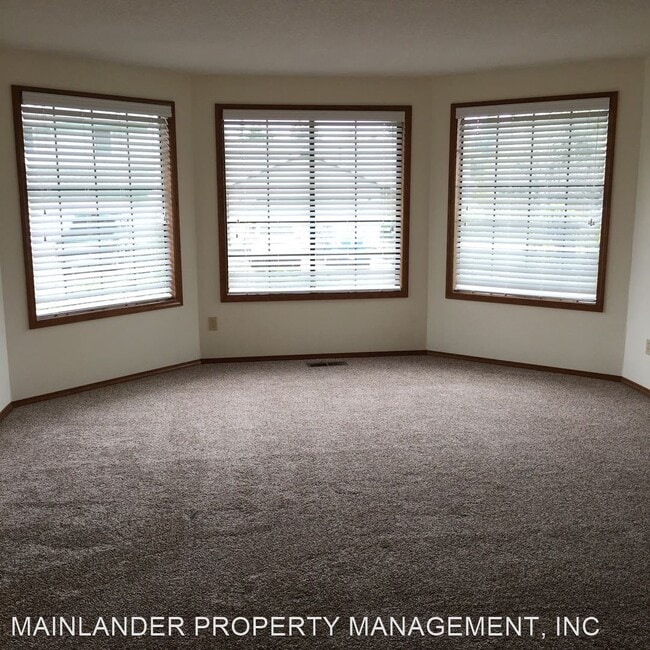 Building Photo - 3 br, 2 bath House - 13134 SW LAURMONT DRIVE