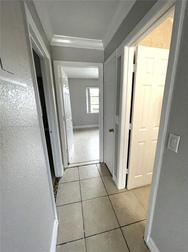Foto del edificio - 412 Lakeside Dr