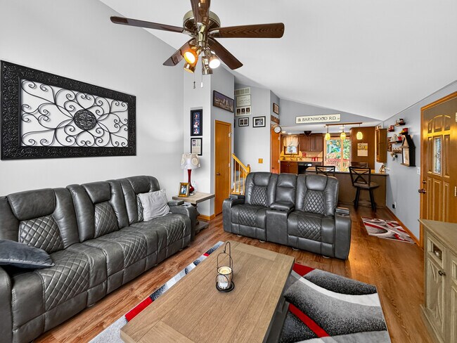Foto del edificio - 714 Walnut Ln