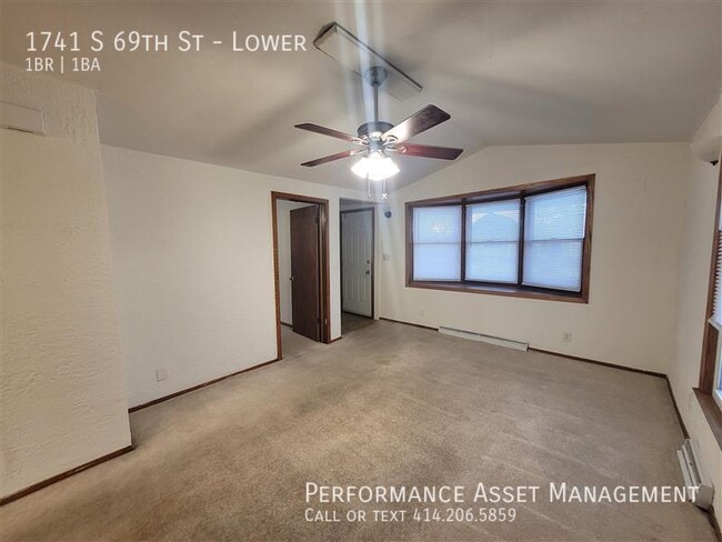 Building Photo - Charming 1-Bedroom Lower Unit with Modern ...