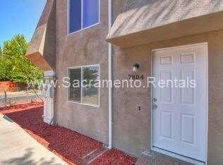 Building Photo - Nicely Updated 2bd/1.5ba Duplex near Power...