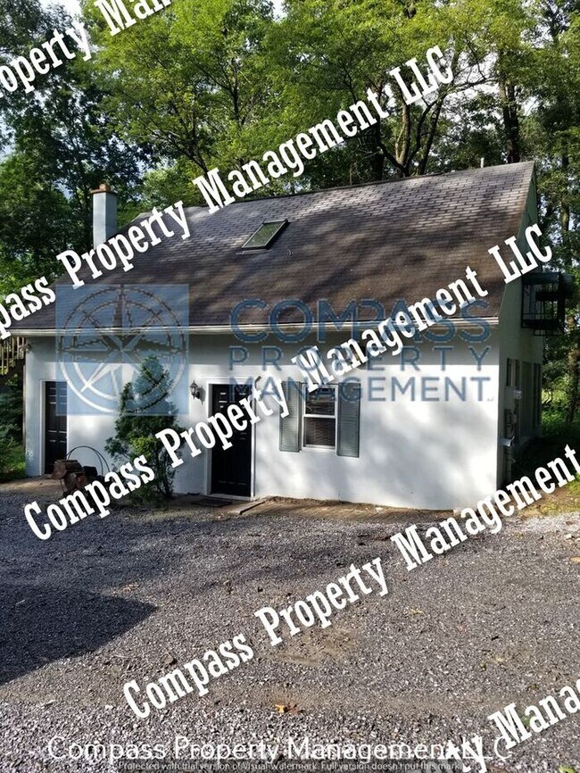 Building Photo - $1,375 - 2 Bed, 1.5 Bath Single Family Hom...