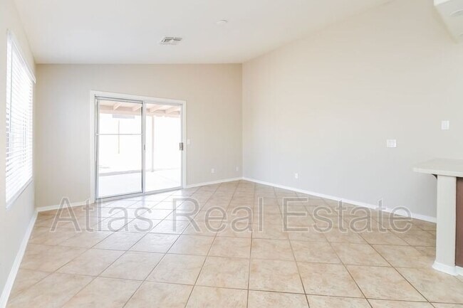 Foto del edificio - 8658 E Capri Ave