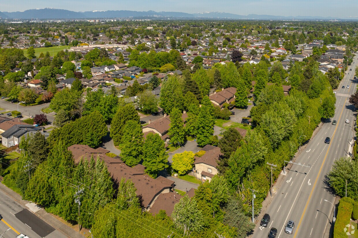 Photo aérienne - Briar Gate Townhomes
