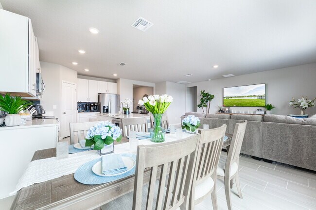 Foto del edificio - Spacious & Beautifully designed 4 Bedroom/...