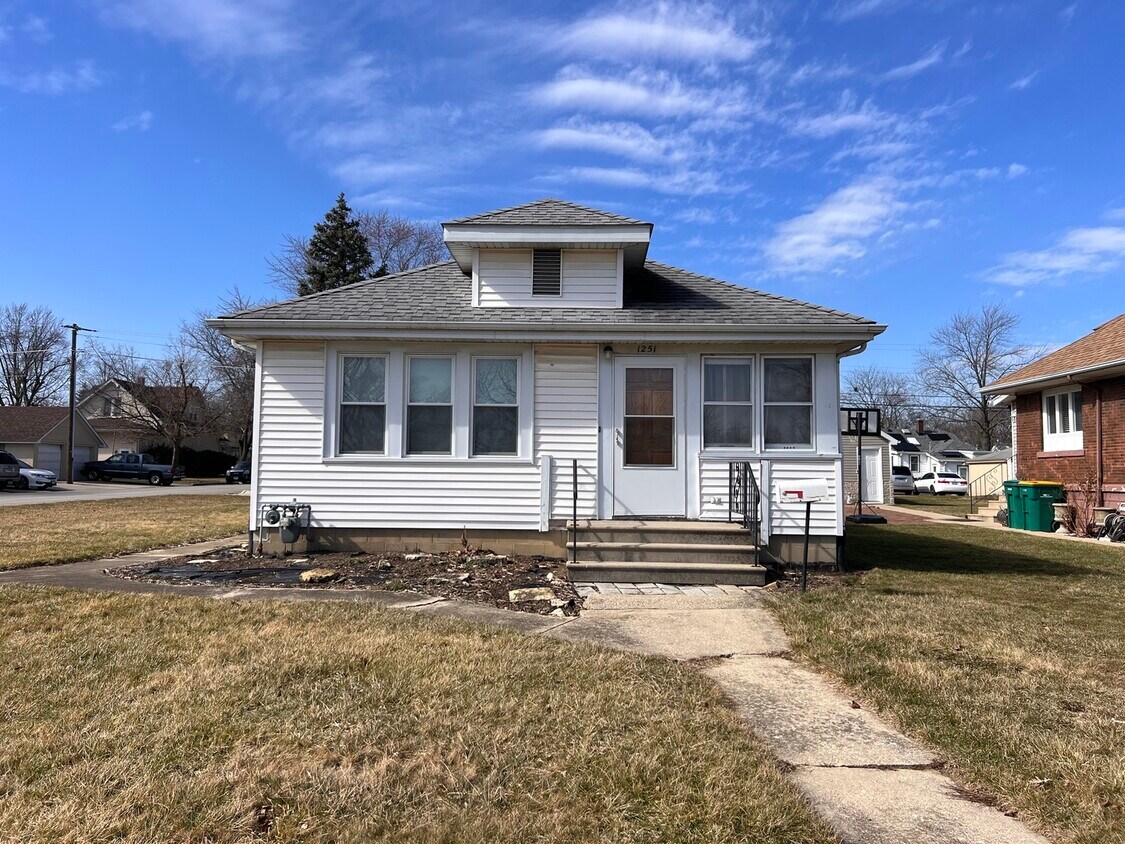 Foto principal - 1251 Cora St