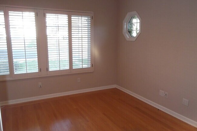 Building Photo - 3863 Campolindo Dr