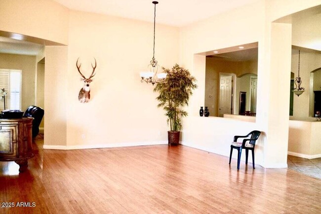 Building Photo - 962 W Bluebird Dr