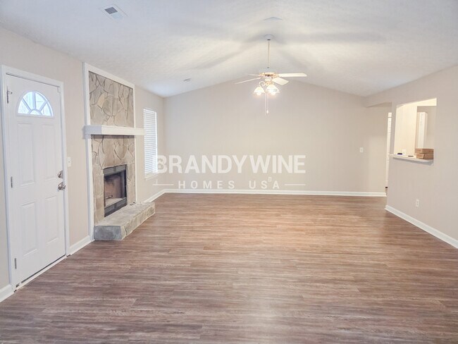 Building Photo - 2900 Rosecommons Dr